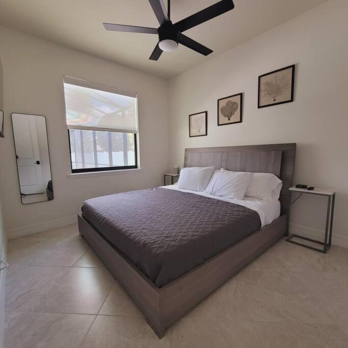 קייפ קורל Blue Door Retreat - Luxury Pool Home - Sleeps 8 מראה חיצוני תמונה