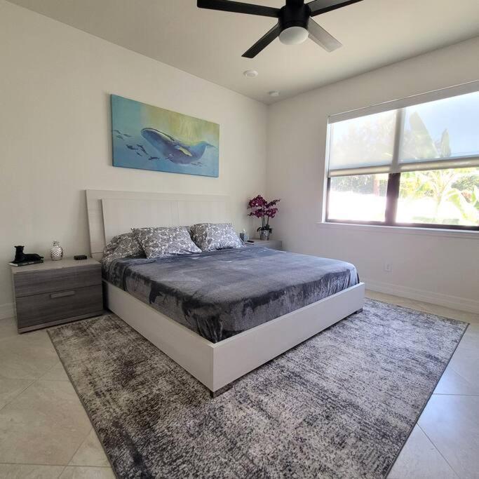 קייפ קורל Blue Door Retreat - Luxury Pool Home - Sleeps 8 מראה חיצוני תמונה